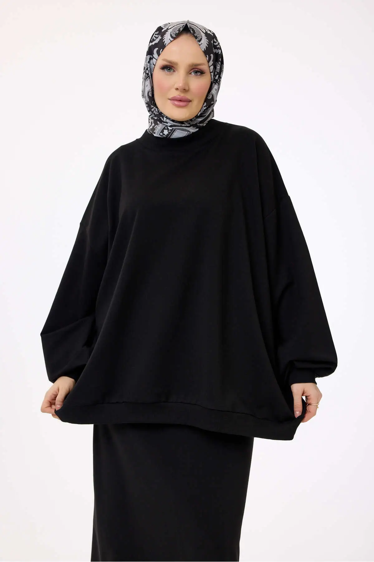 3044 - Rahat, Salaş Basic Kadın Uzun Sweatshirt - Siyah