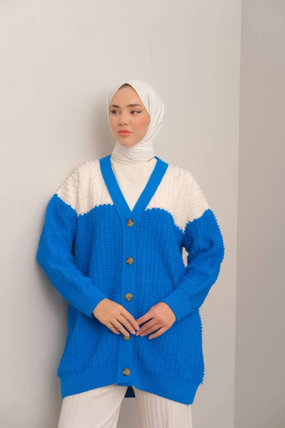 50114 - Şık Rahat Düğmeli Kadın Triko Ceket
