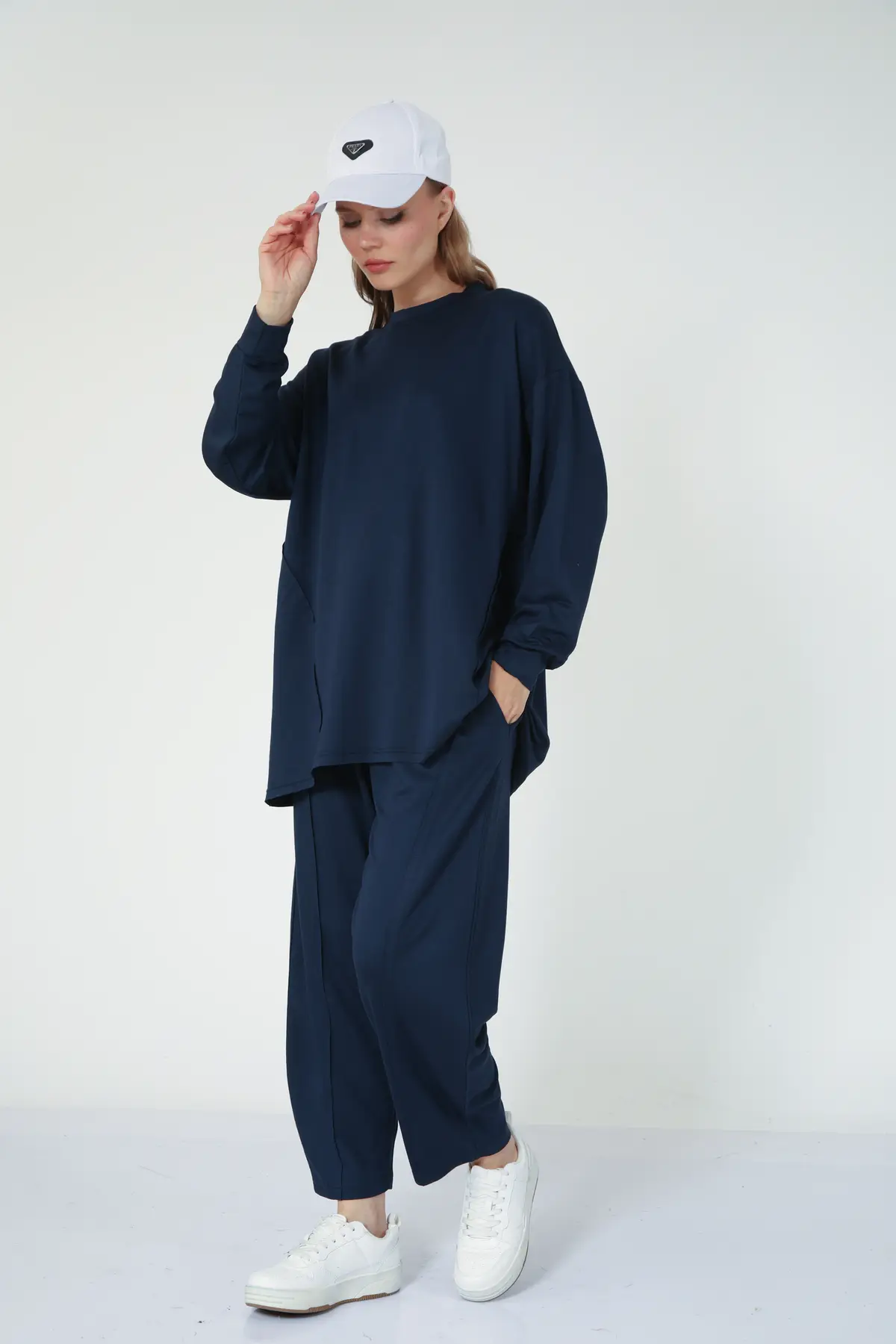 5251 - Şık, Rahat, İnce Pantolon-Sweatshirt Kadın Takımı - Lacivert