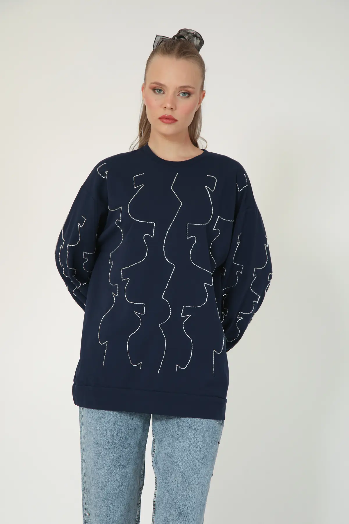 5521 - Rahat, Şık 2 İplik Boncuk İşlemeli Basic Kadın Sweatshirt - Lacivert