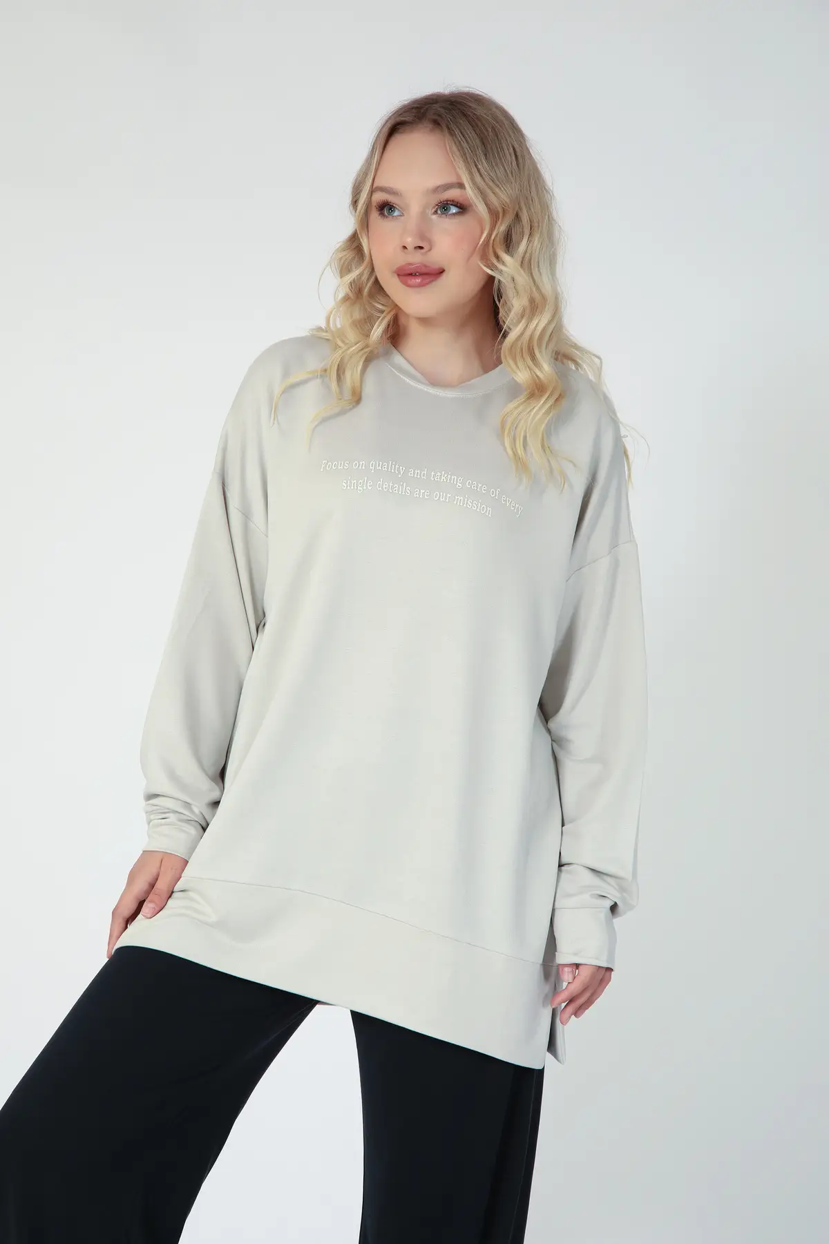 5811 - Rahat, Salaş Basic Kadın Uzun Sweatshirt - Bej