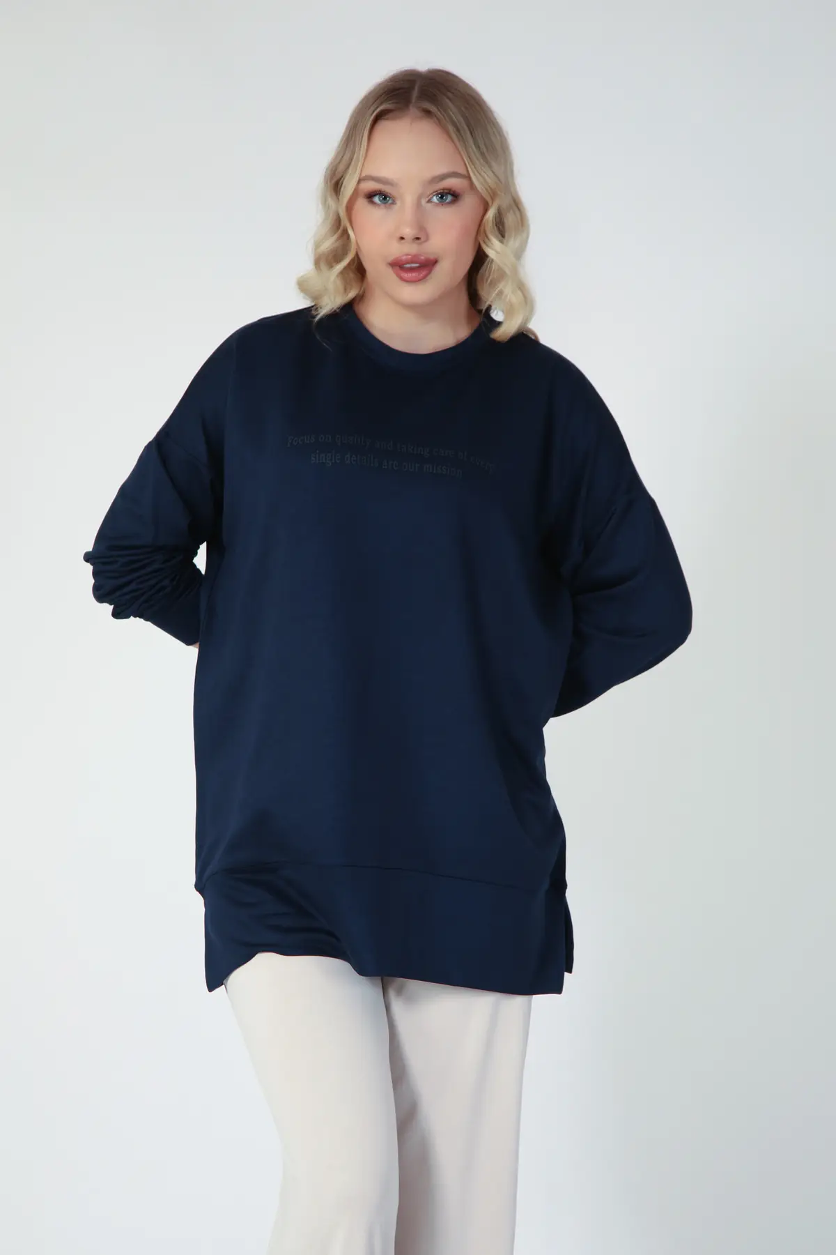 5811 - Rahat, Salaş Basic Kadın Uzun Sweatshirt - Lacivert