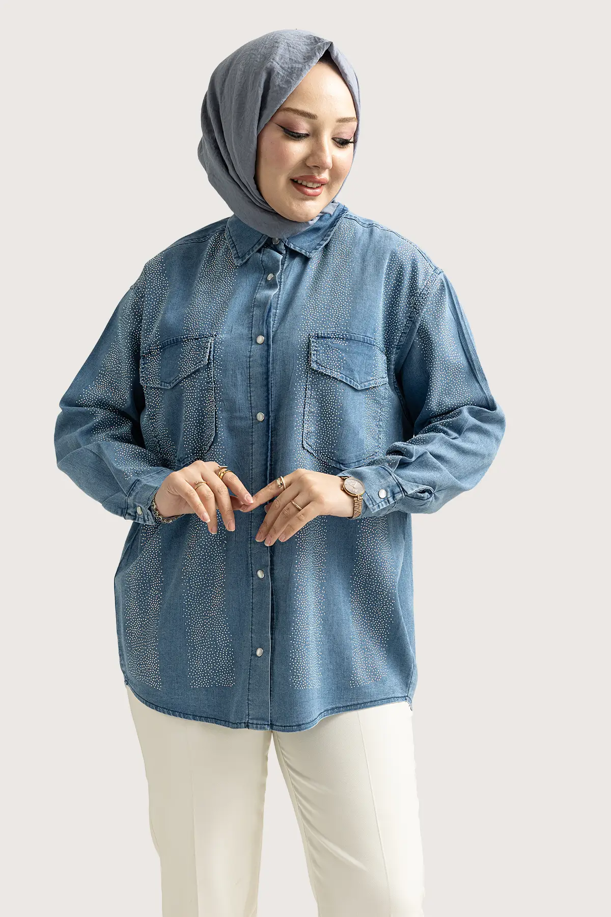 5820 - Şık Rahat İnce Denim Taş Detaylı Kadın Gömlek - Mavi