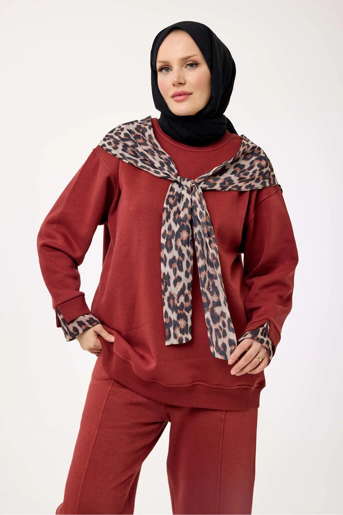 6186 - 3 İplik Şardonlu Leopar Şal Detaylı Salaş Basic Kadın Sweatshirt - Bordo