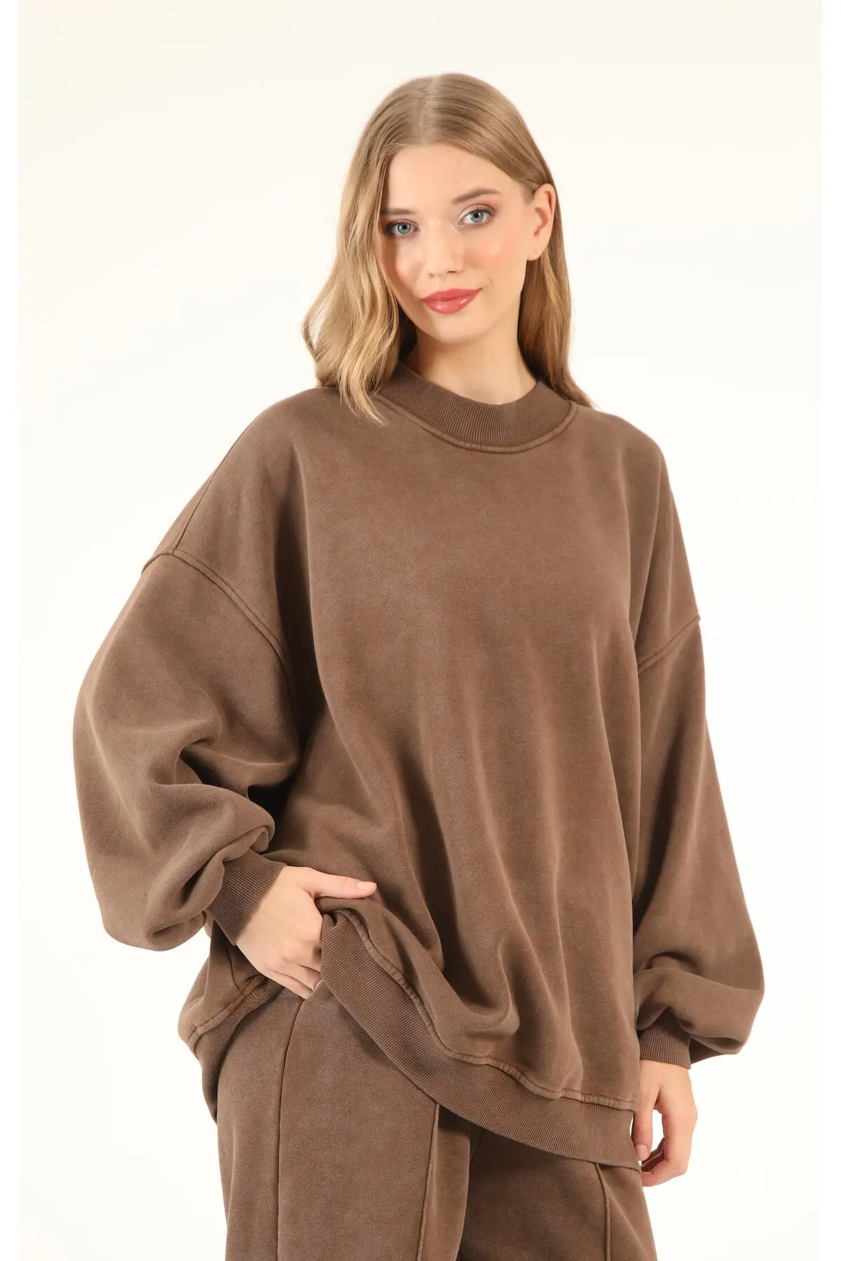 6186 - 3 İplik Şardonlu Leopar Şal Detaylı Salaş Basic Kadın Sweatshirt - Kahverengi