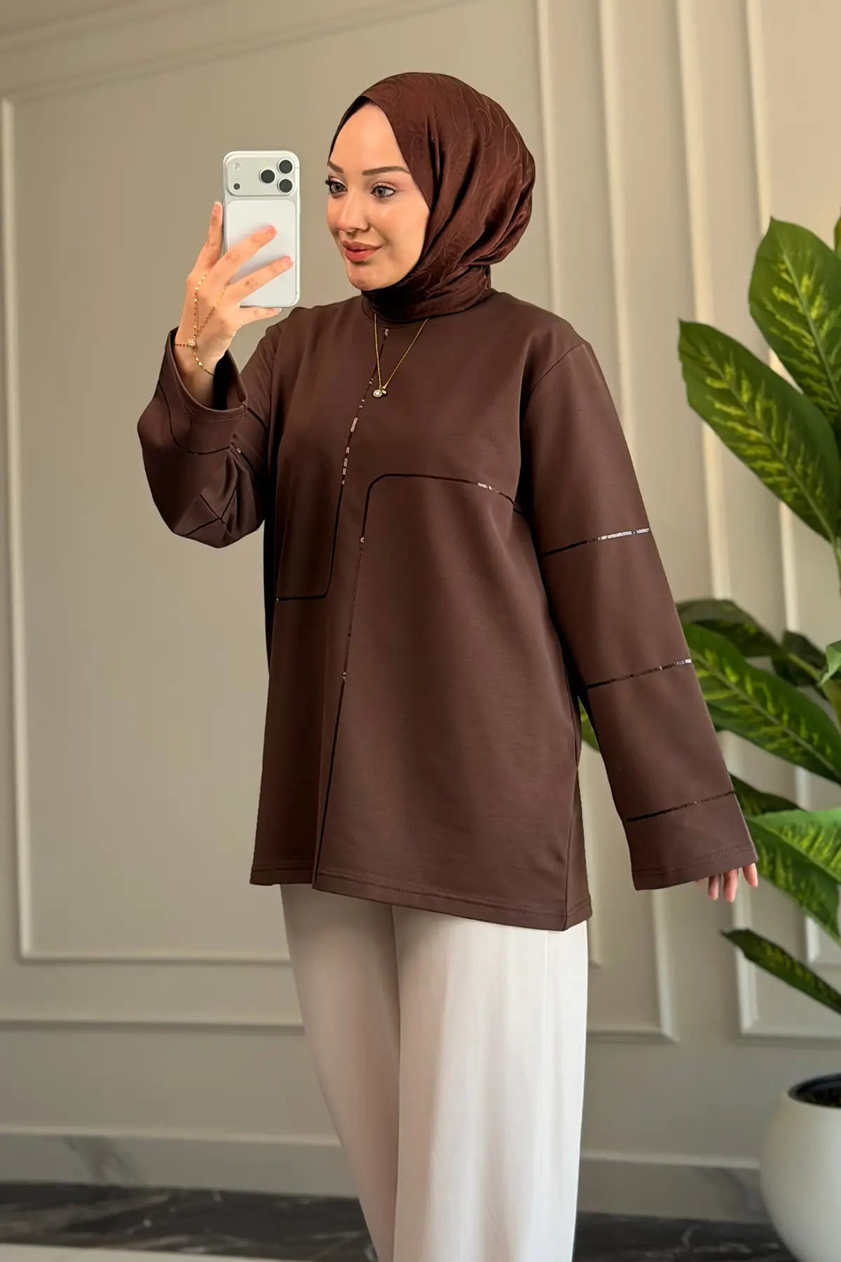 6259 - Rahat, Salaş Kadın 2 İplik Nakışlı Uzun Sweatshirt - Kahverengi