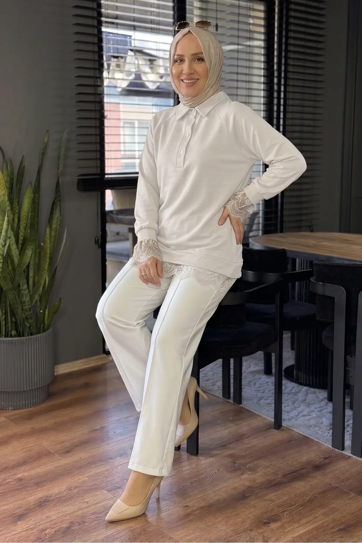 6441 - Rahat, Salaş Basic Modal Dantel Detaylı Basic İnterlok Örgü Kadın Uzun Sweatshirt