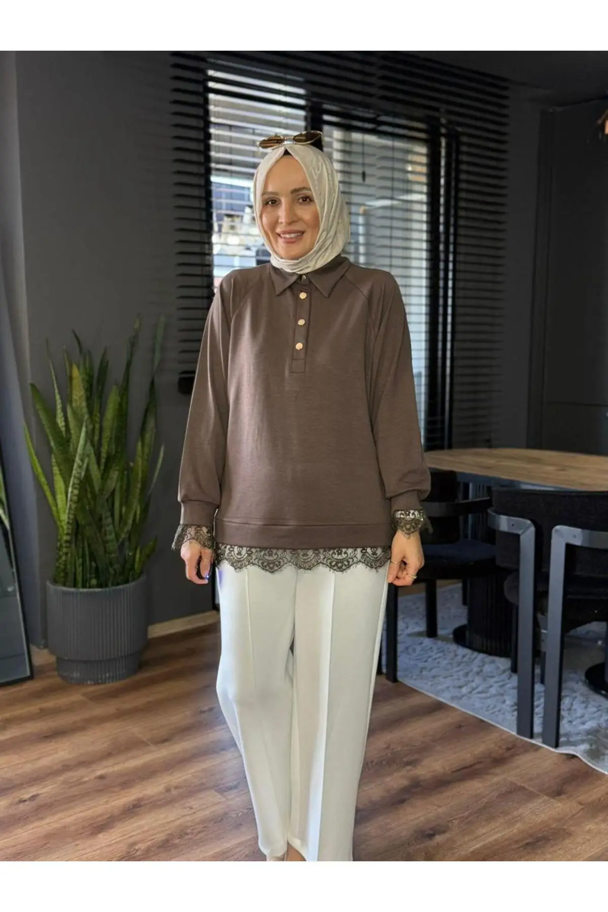 6441 - Rahat, Salaş Basic Modal Dantel Detaylı Basic İnterlok Örgü Kadın Uzun Sweatshirt - Kahverengi