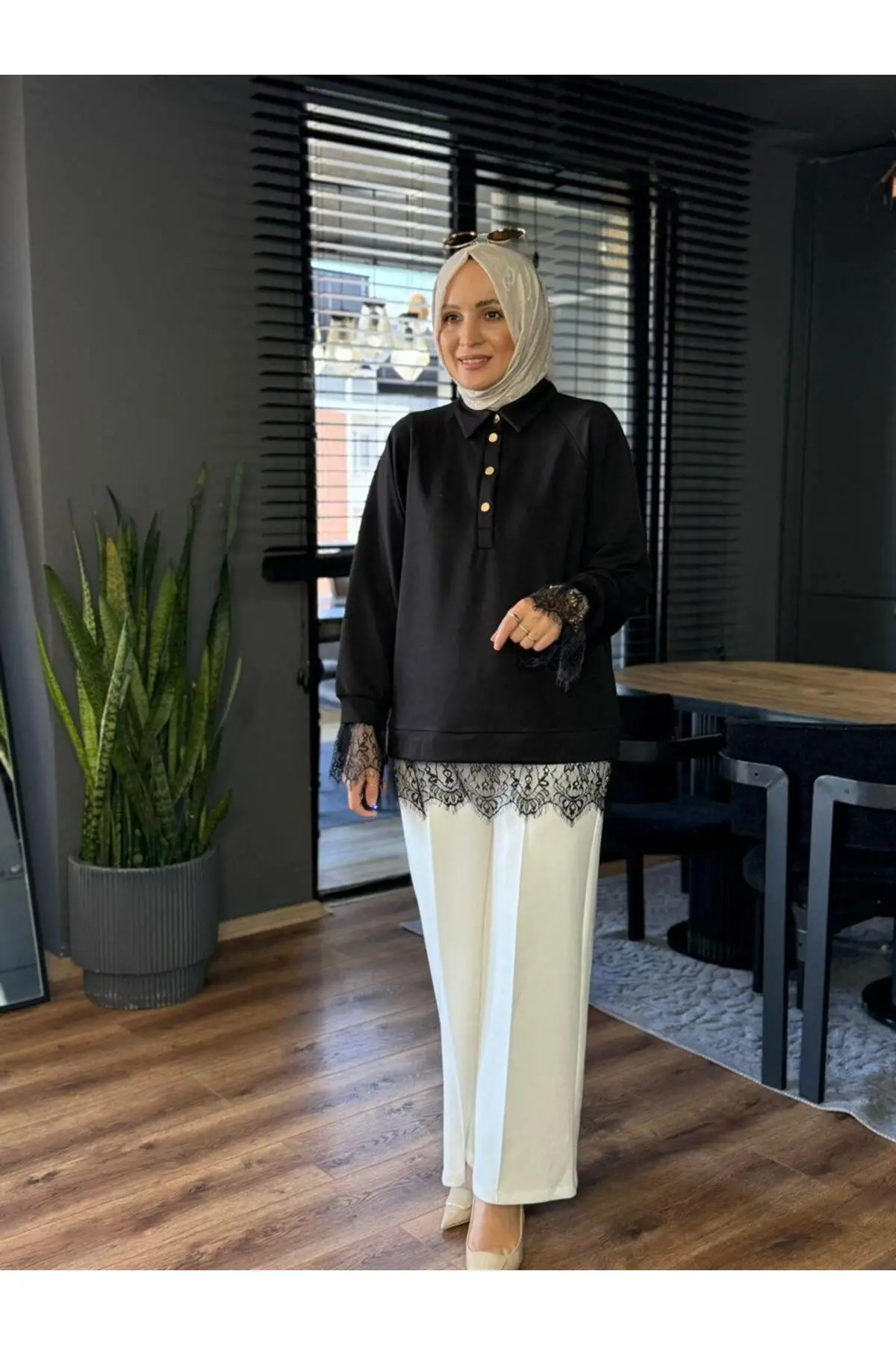 6441 - Rahat, Salaş Basic Modal Dantel Detaylı Basic İnterlok Örgü Kadın Uzun Sweatshirt - Siyah