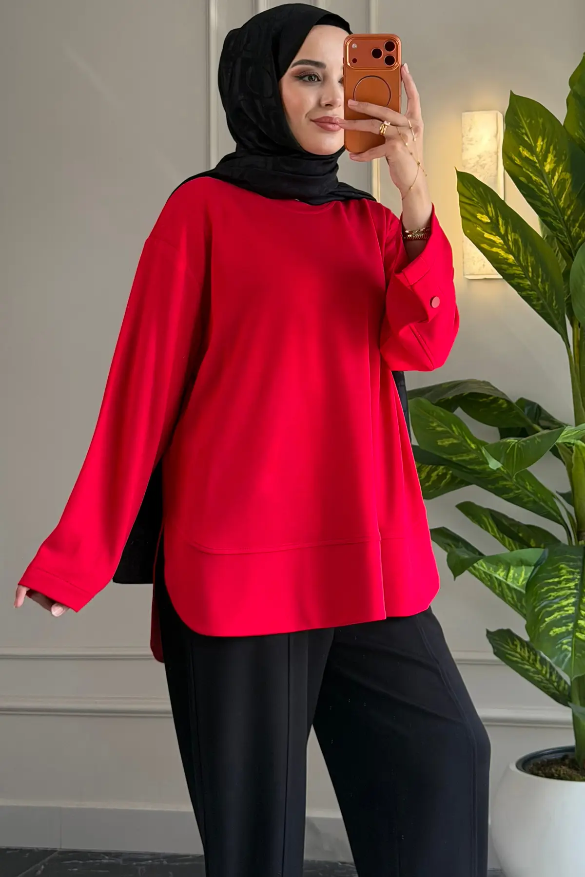 6656 - Rahat, Salaş Basic Kol Düğme Detaylı Kadın Uzun Sweatshirt - Kırmızı