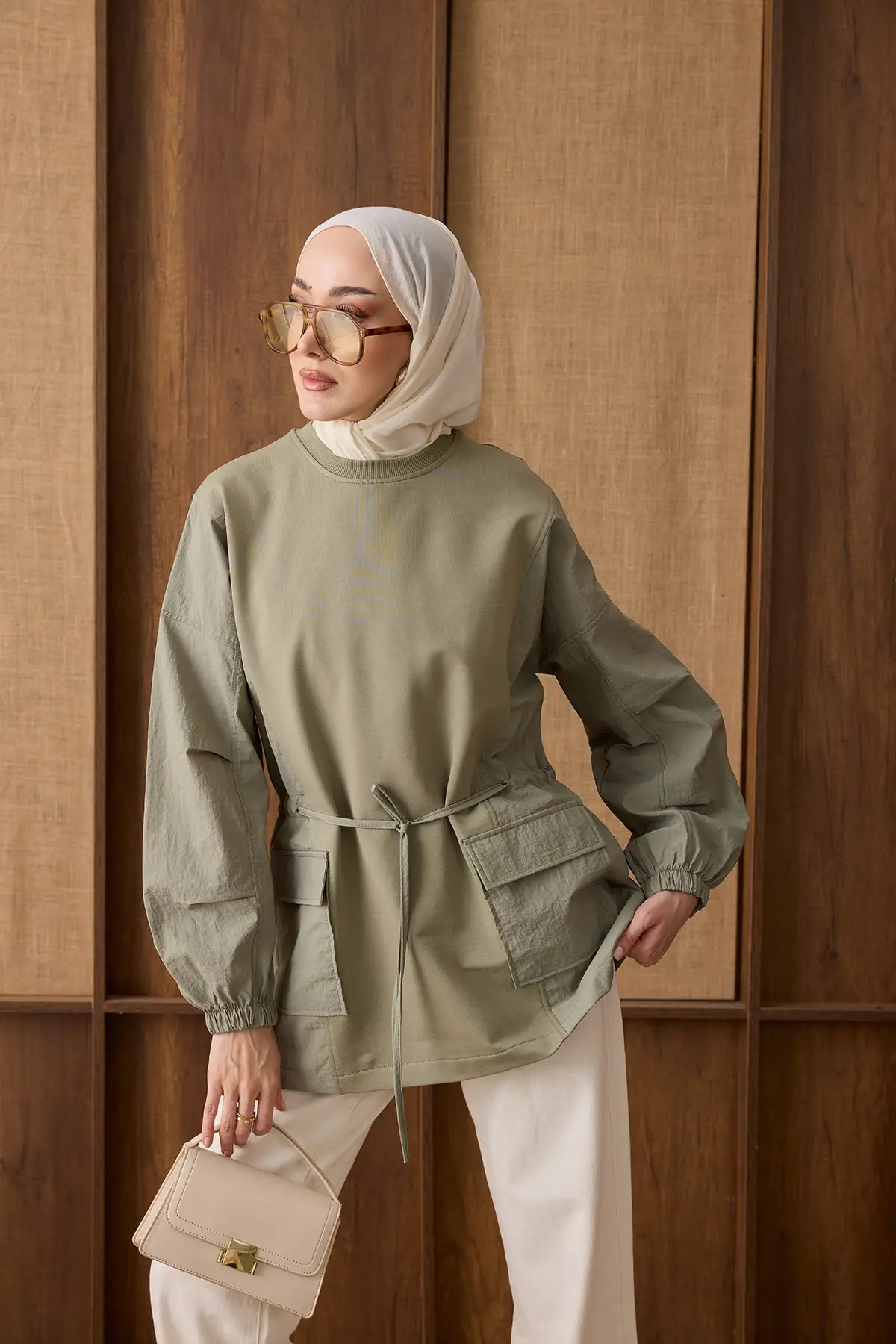 6708 - Rahat, Salaş 2 İplik Şeftali Kumaş Garnili Cep ve Bel Büzgü Detaylı Kadın Sweatshirt - Ada Çayı