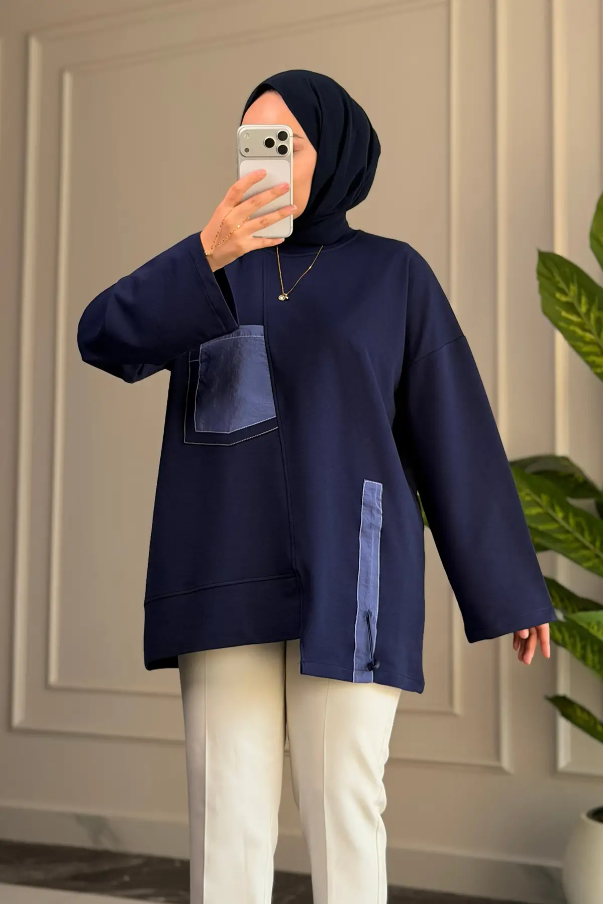 6709 - Rahat, Salaş 2 İplik Şeftali Kumaş Garnili Cep Detaylı Kadın Sweatshirt - Lacivert