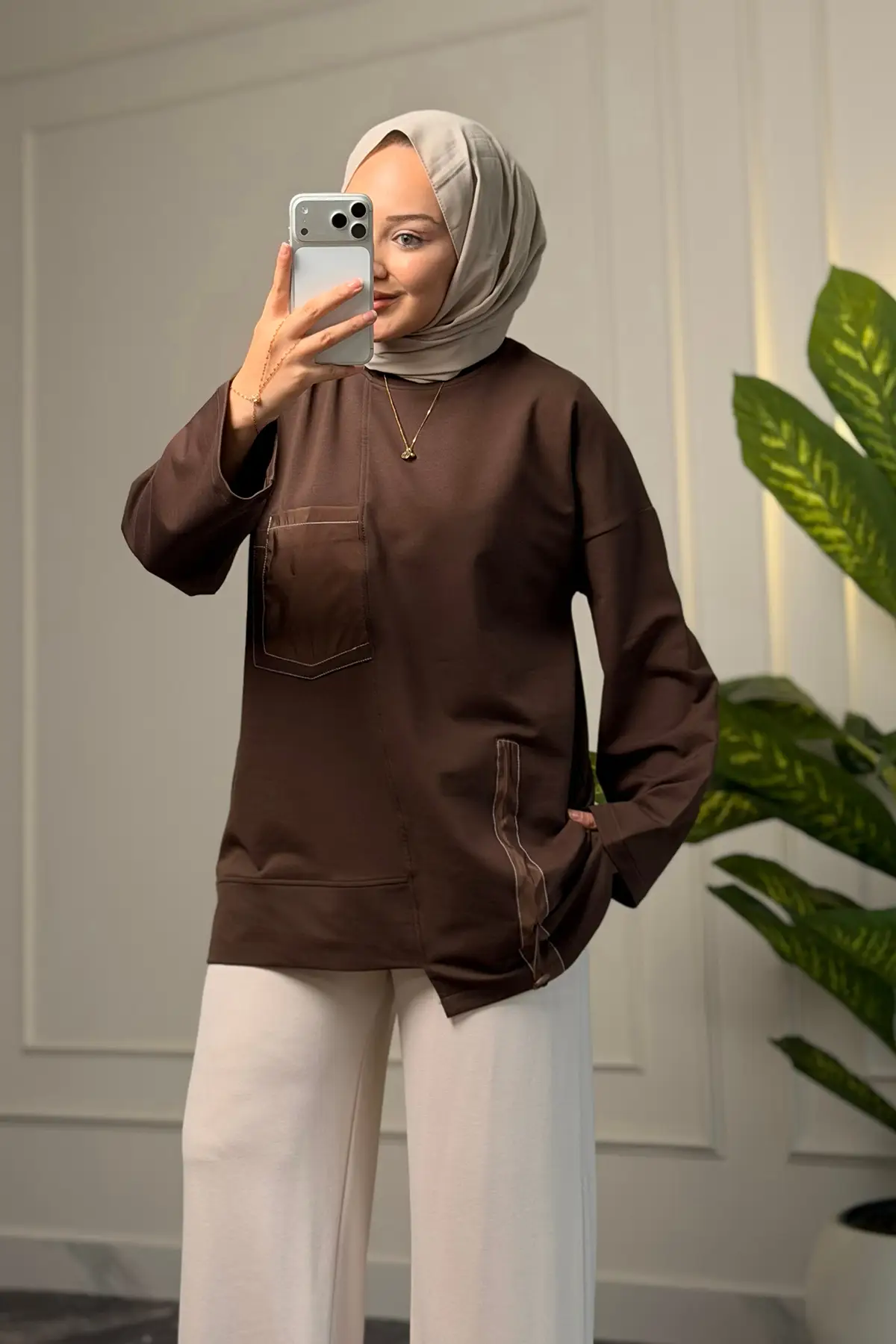 6709 - Rahat, Salaş 2 İplik Şeftali Kumaş Garnili Cep Detaylı Kadın Sweatshirt - Kahverengi