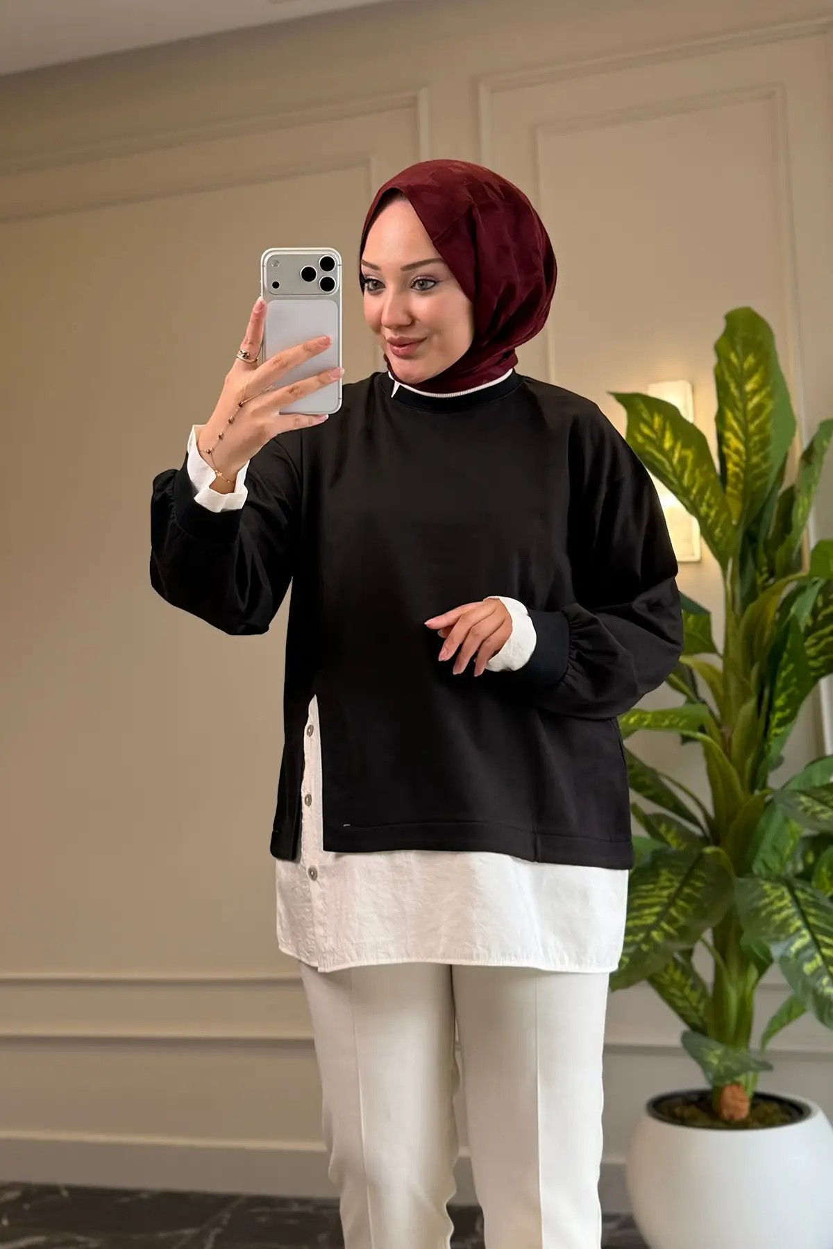 6717 - Rahat, Salaş Basic Şeftali Kumaş Garnili Düğme Detaylı Kadın Uzun Sweatshirt - Siyah