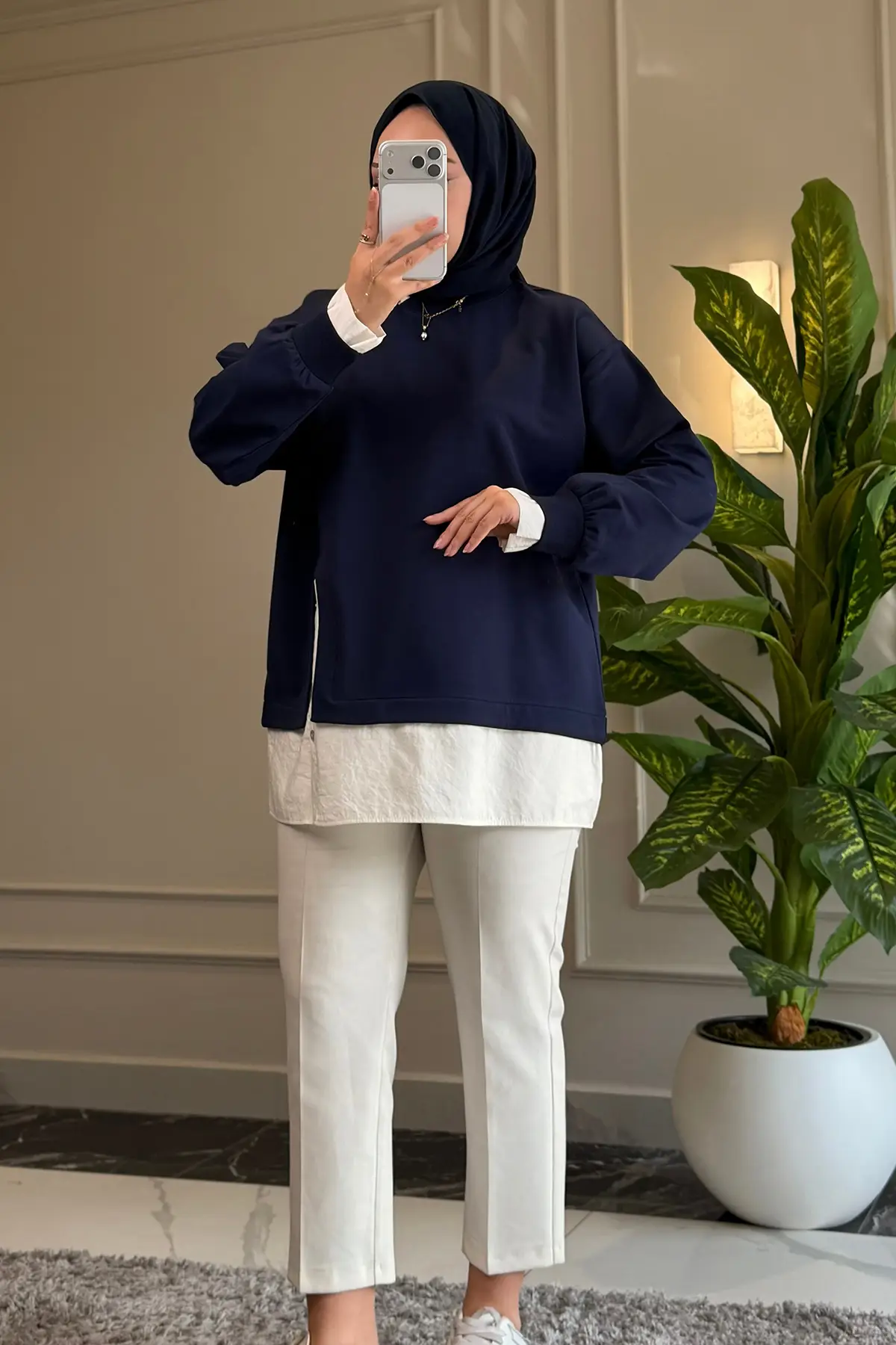6717 - Rahat, Salaş Basic Şeftali Kumaş Garnili Düğme Detaylı Kadın Uzun Sweatshirt - Lacivert