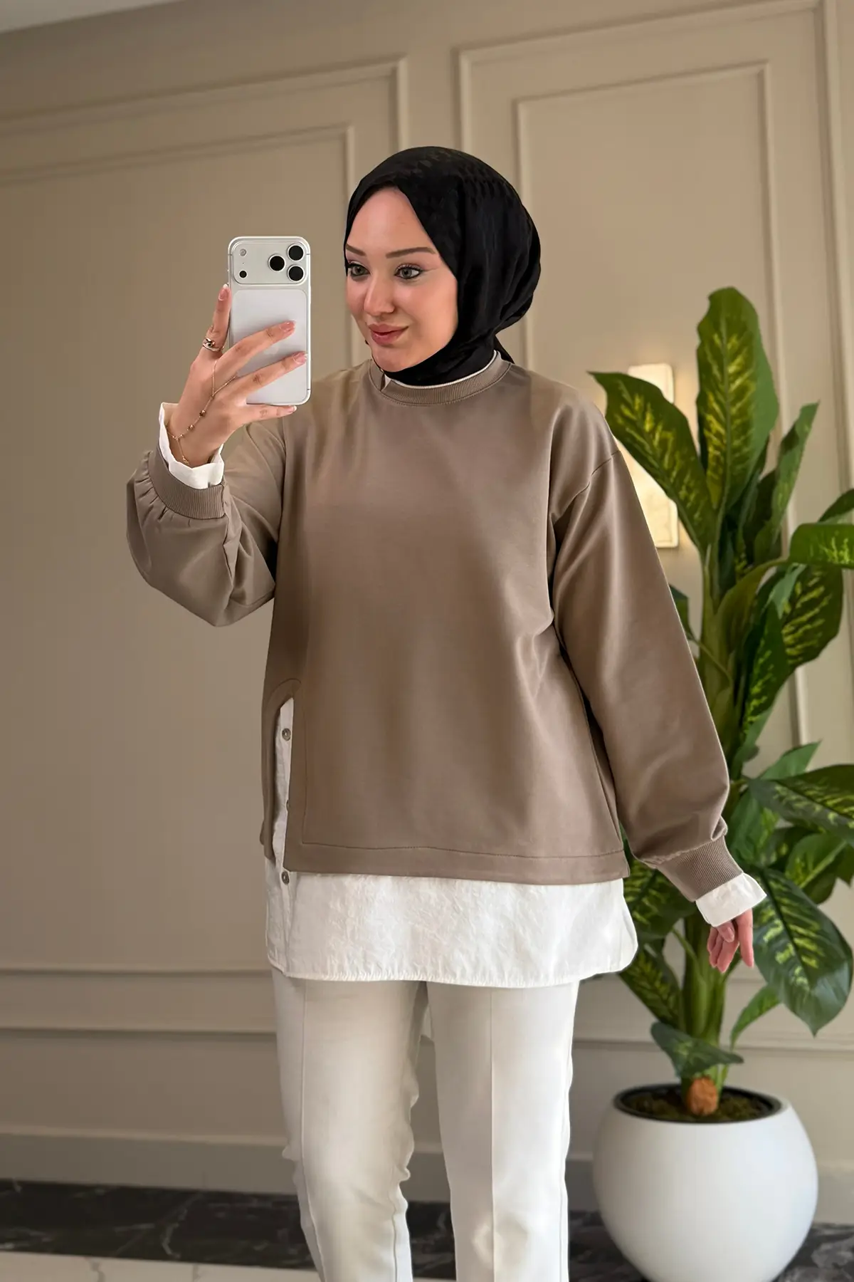 6717 - Rahat, Salaş Basic Şeftali Kumaş Garnili Düğme Detaylı Kadın Uzun Sweatshirt - Haki