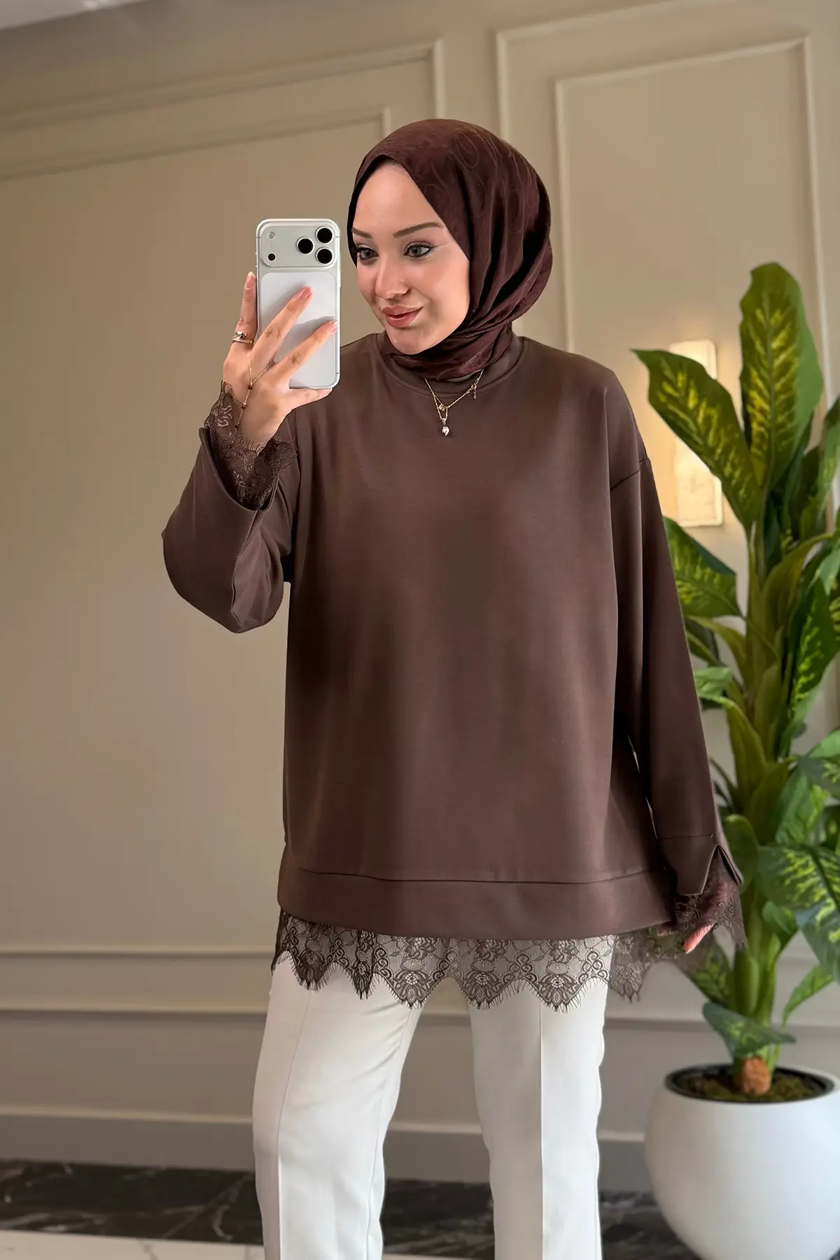 6746 - Rahat, Salaş Basic Modal Yumuşak Kumaş Dantelli Kadın Uzun Sweatshirt - Kahverengi