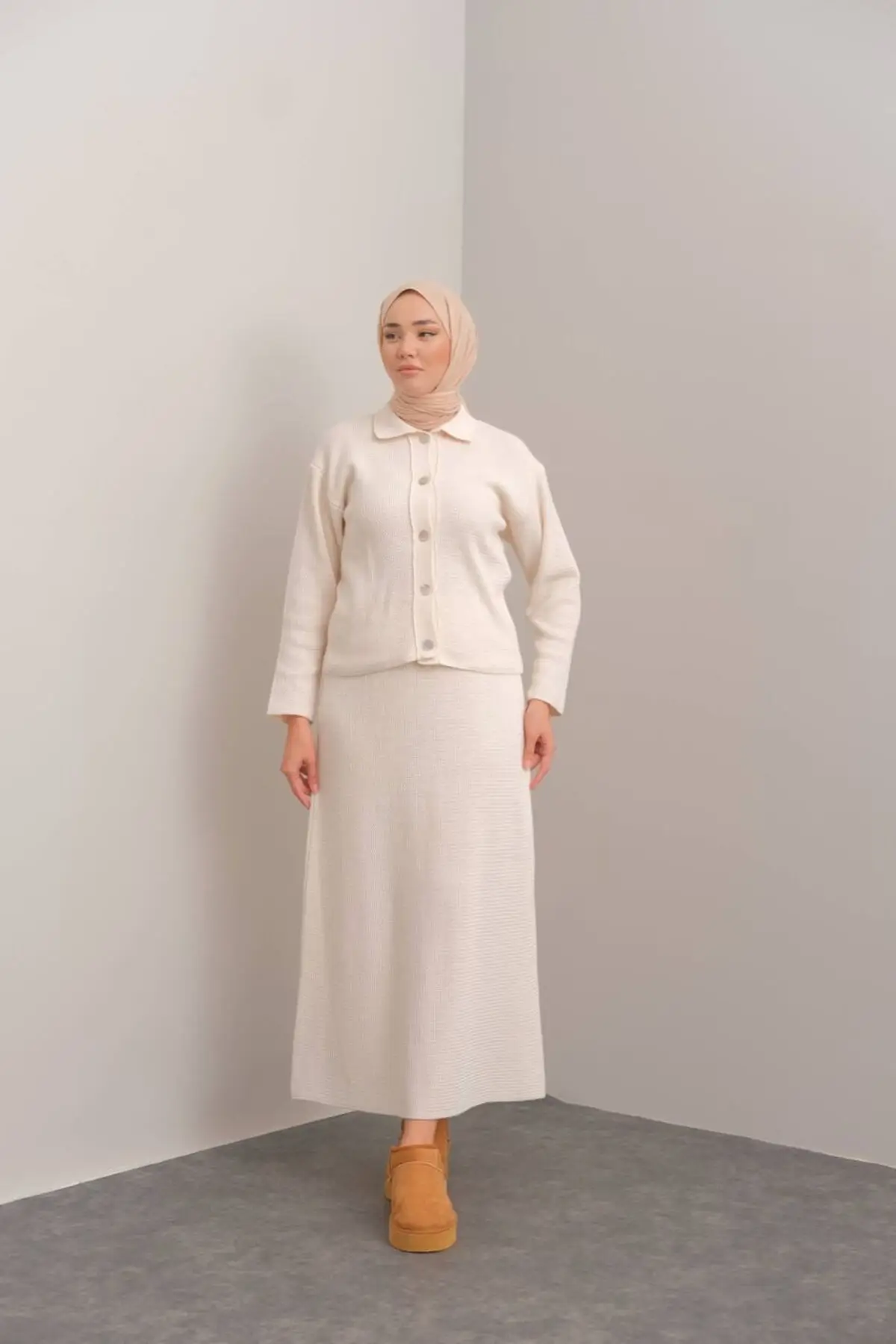 80285 - Şık Rahat Y Triko Etek Hırka Kadın Takım - Ekru