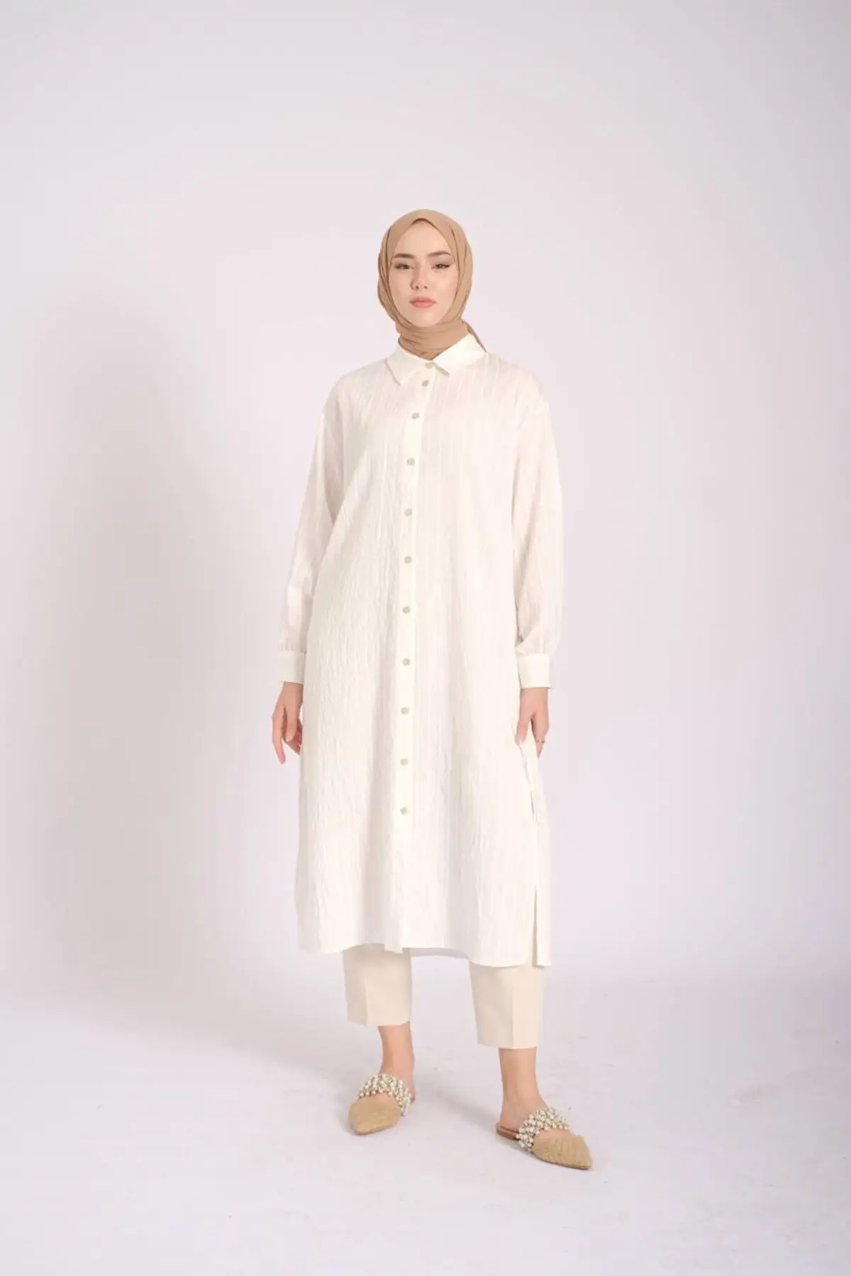 8367 - Rahat Şık Kadın Dokuma Şönil Uzun Tunik Gömlek - Ekru