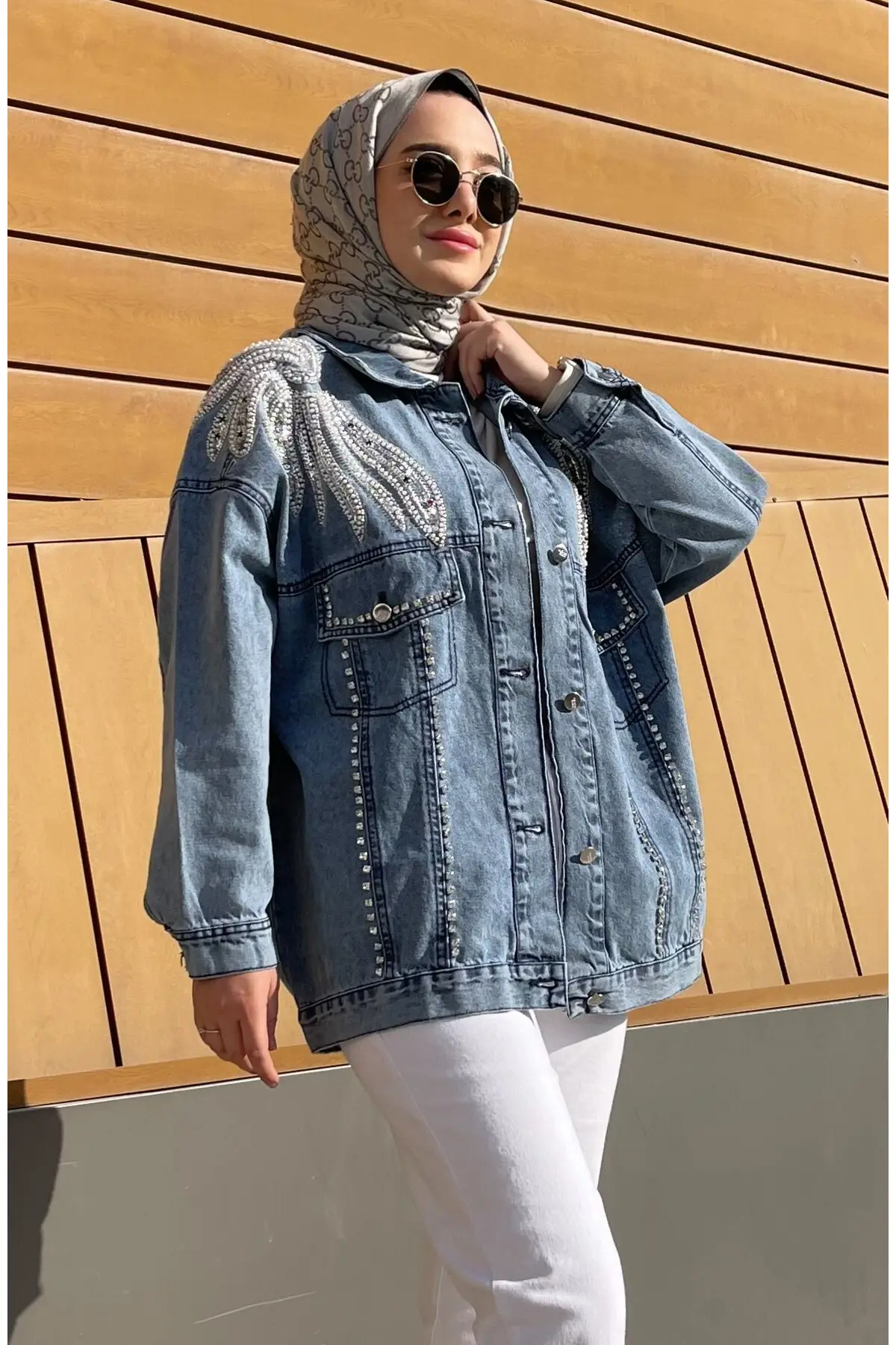 9191 - Yaka Nakış Detaylı Rahat Şık Kadın Kot Ceket - Buz Mavisi